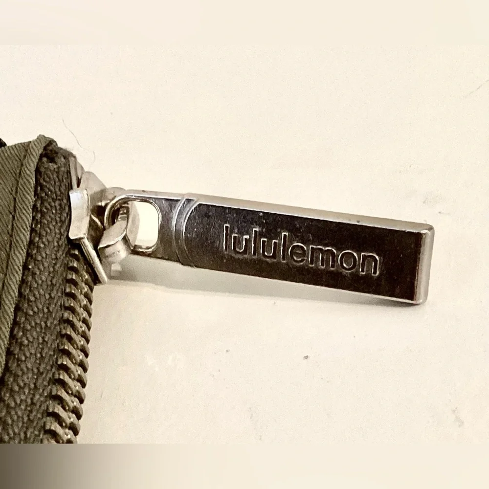 Lululemon Athletica Olive Green Key & Card HolderWristlet Clip On - Picture 5 of 6